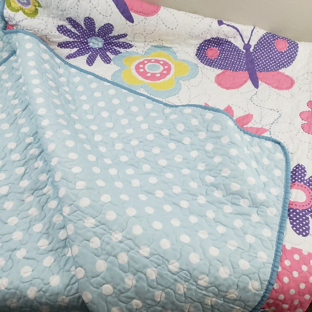 Madison Park Floral Butterfly Polka Dot Girls Twin Sized Quilt / Bed Cover